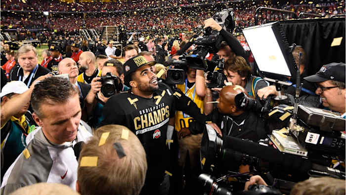 Ezekiel Elliott and Urban Meyer at 2015 National Championship